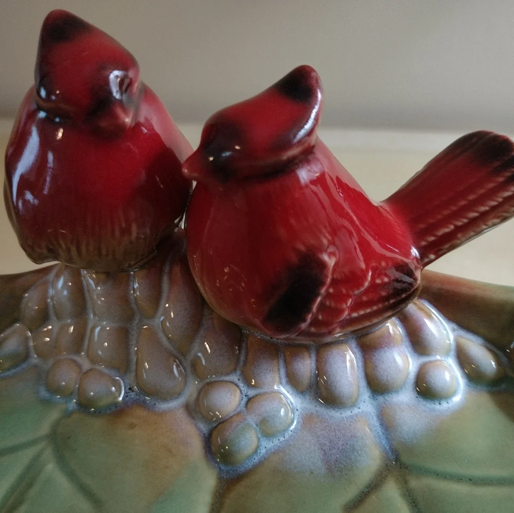 Vintage Art Pottery Green Maple Leaf w/Perched Cardinal Pair